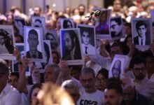 Ato em homenagem a Vladimir Herzog lota Catedral da Sé em SP