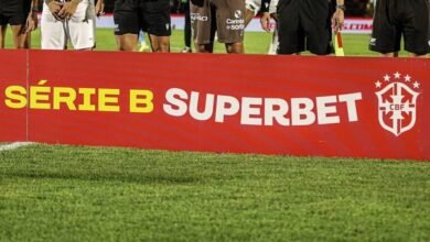 Nove clubes da Série B enfrentam risco de rebaixamento nas rodadas finais do campeonato em disputa acirrada.