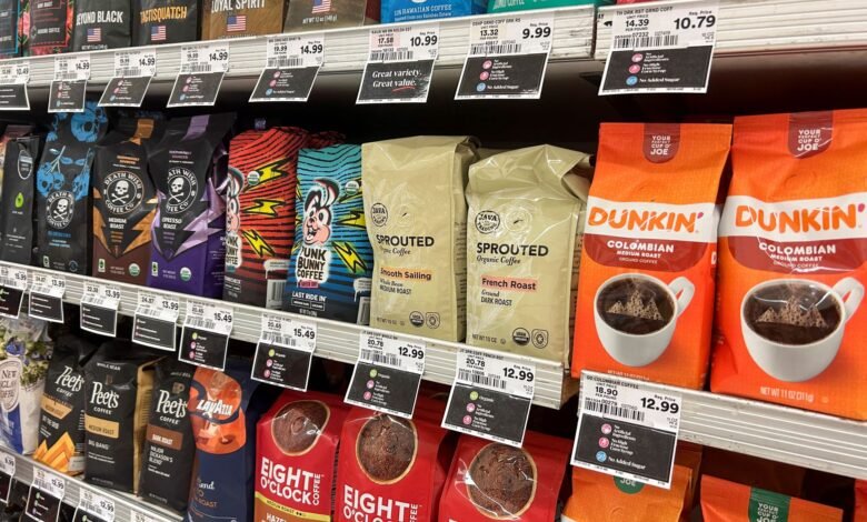 Preços de café em alta, taxa extra e estoques menores: os efeitos do tarifaço nos EUA