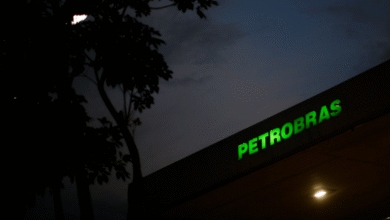 O que muda com corte dos preços da gasolina? XP destaca impacto para Petrobras e IPCA