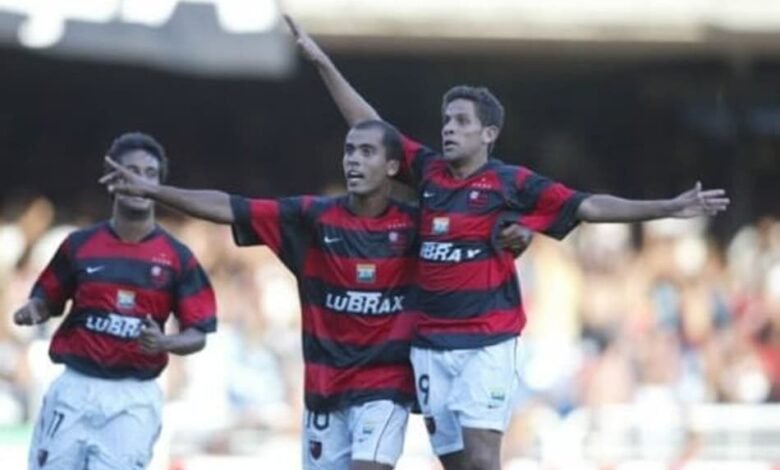 Flamengo vence Cruzeiro por goleada no Brasileirão 2004, garantindo permanência na primeira divisão e escapando do rebaixamento