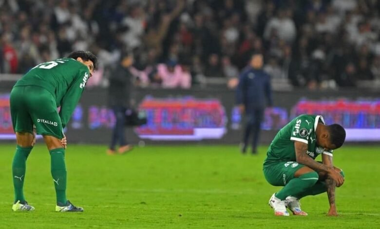 Jogo decisivo entre Palmeiras e LDU: Palmeiras busca renascimento em confronto importante no campeonato.