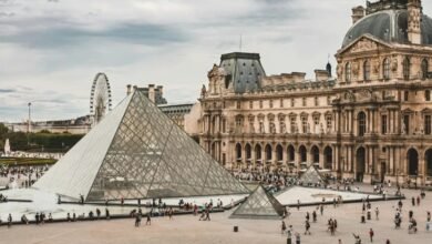Roubo de joias no Louvre: Falhamos, diz ministro da Justiça da França