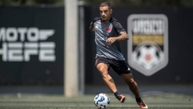 Megaoperação policial no Rio de Janeiro impacta atividades de clubes de futebol locais, mas rotina normal é retomada rapidamente.