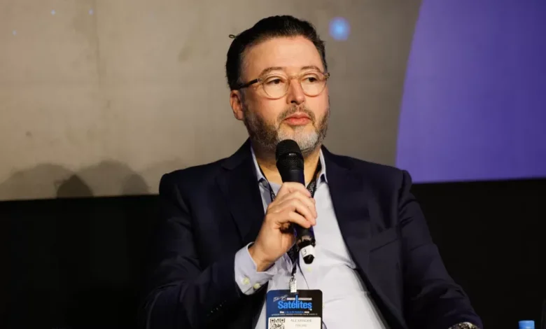 Operadoras de satélite com espectro podem substituir teles, alerta Freire