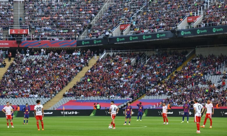 Barça y Villarreal también se suman a las protestas... televisadas a medias