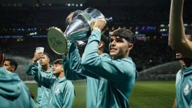 O Palmeiras anuncia a transferência do meio-campista jovem, Marcus Uberaba, para um clube nos Emirados Árabes, marcando uma nova fase na carreira do jogador.