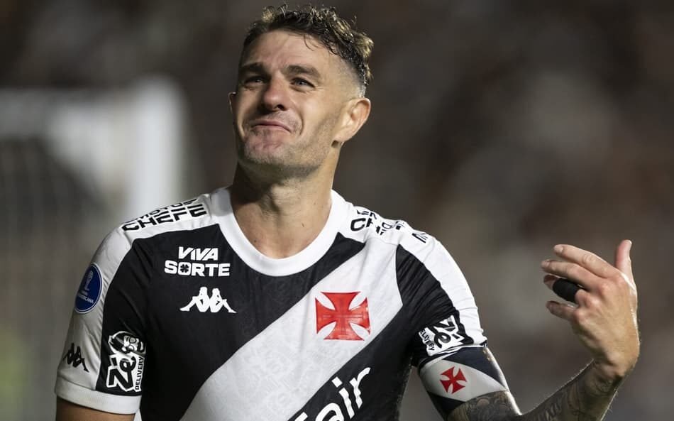 Pablo Vegetti lidera a lista de artilheiros do futebol brasileiro em 2025, destacando-se como principal goleador da temporada.
