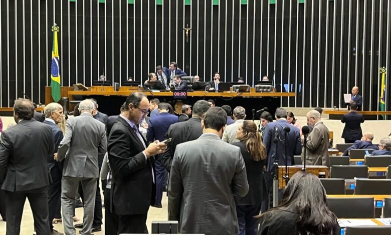 IOF, dividendo e leilão de petróleo são opções a rombo de R$ 20 bi
