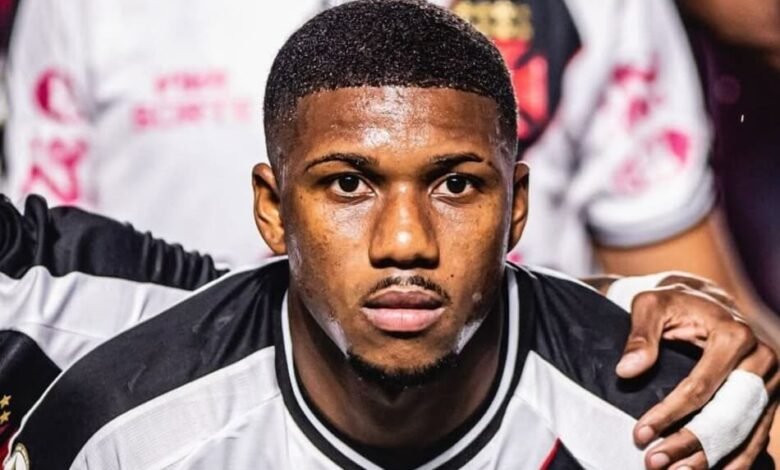 Leandrinho pode deixar o Vasco no final da temporada após receber sondagens de outros clubes.