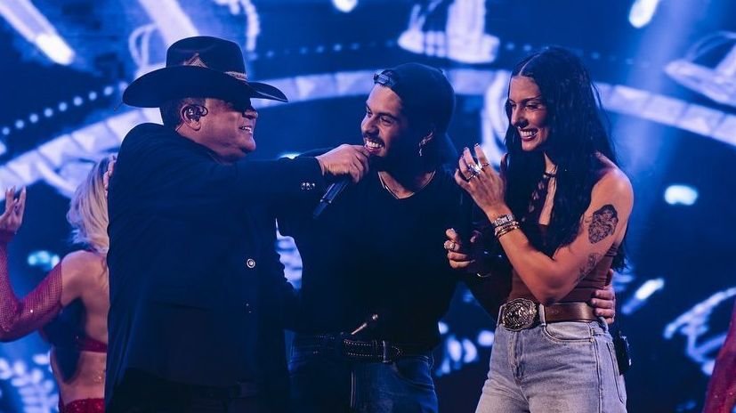 Ana Castela participa de show de Leonardo e dança juntinho a Zé Felipe