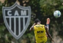 Imagem mostrando o logotipo do Atlético-MG destacando a mudança do clube da Liga Brasileira de Futebol para a Liga de Futebol Unida.