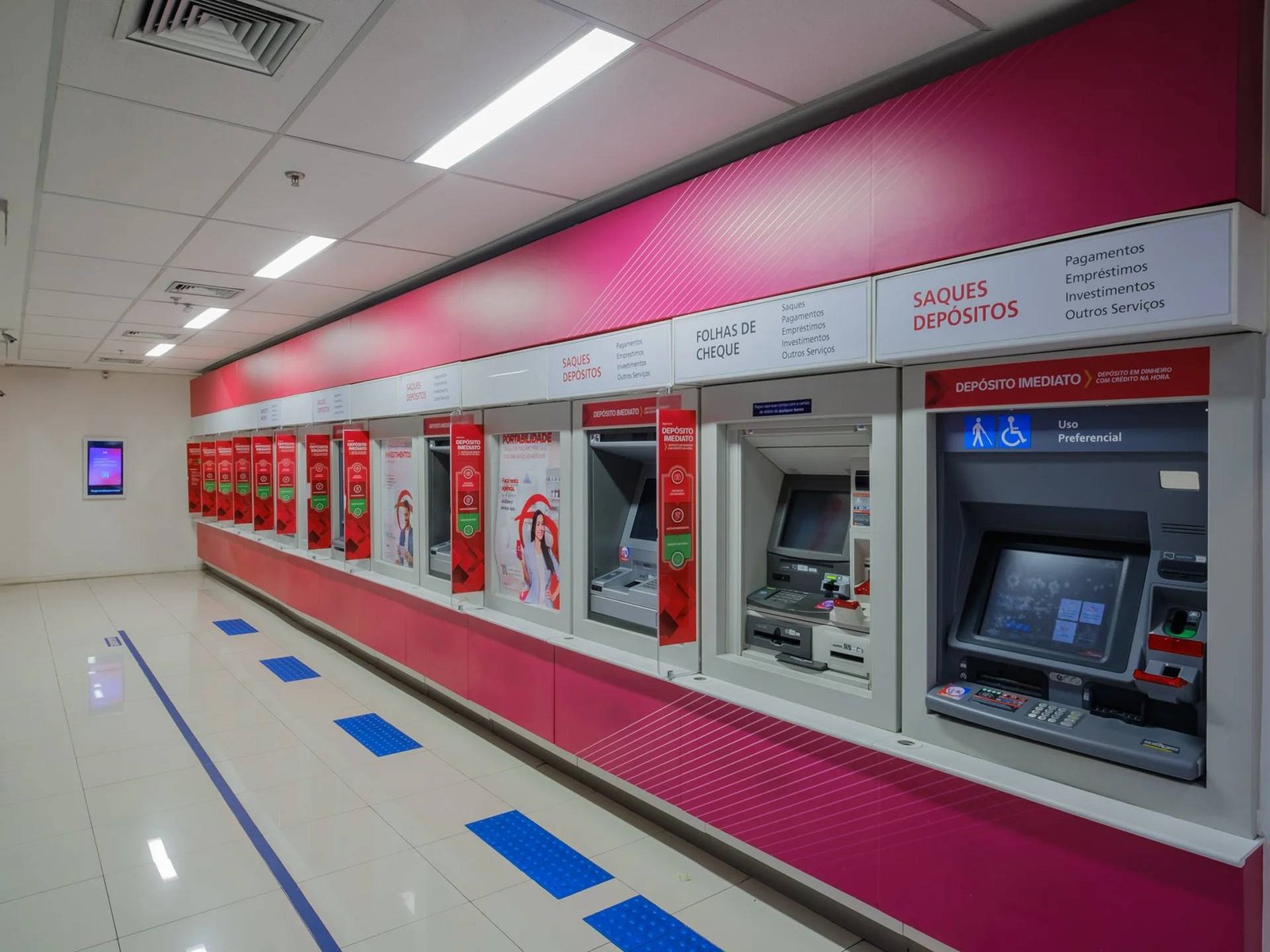 Bradesco (BBDC4) tem lucro líquido recorrente de R$ 6,2 bi no 3T, alta anual de 18,8%