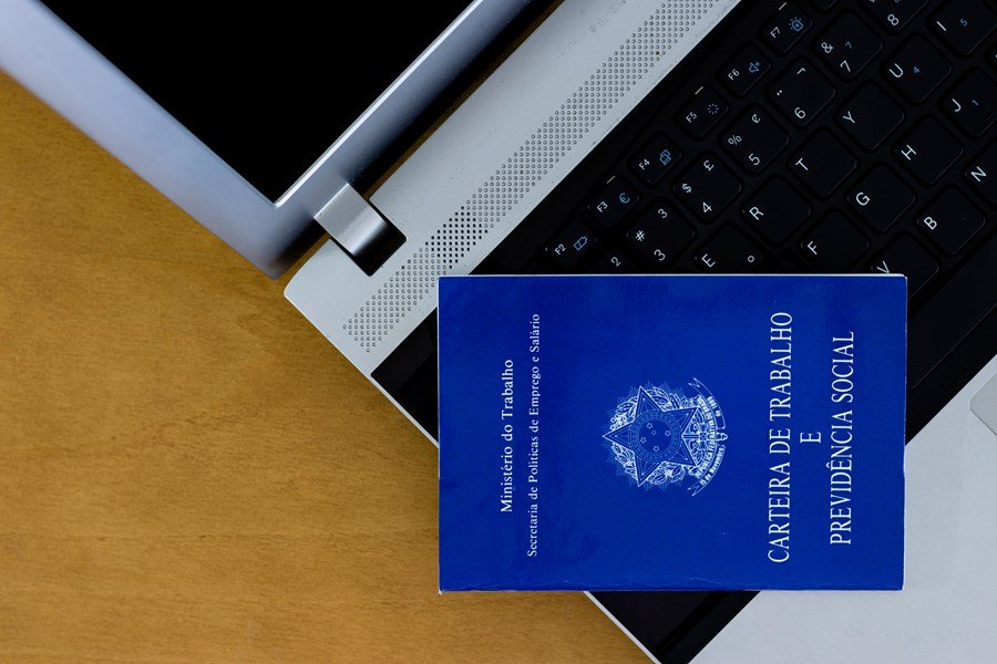 Brasil tem desemprego de 5,6% no trimestre até setembro, diz IBGE