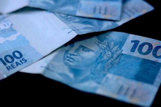 Como fica a tabela de isenção e desconto do IR?