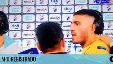El 'andá pa' allá bobo' llegó a Paraguay: le tiraron una botella al arquero de Olimpia en medio de una nota