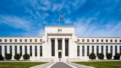Queda do déficit fiscal reduz nível dos juros neutros nos EUA, diz diretor do Fed