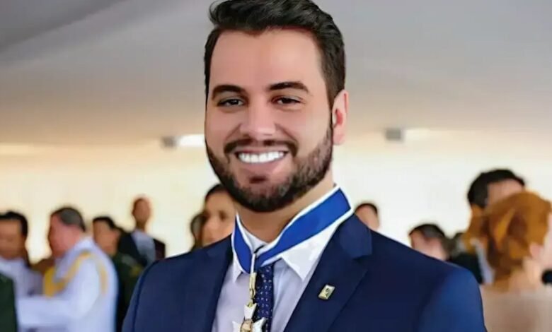 PF diz ao STF que Filipe Martins simulou entrada nos EUA e pede inquérito | Blogs | CNN Brasil