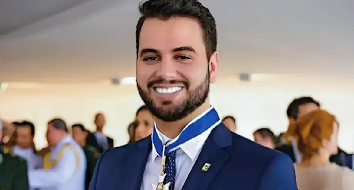 PF diz ao STF que Filipe Martins simulou entrada nos EUA e pede inquérito | Blogs | CNN Brasil