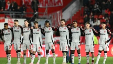 Partida entre Flamengo e Bahia marcada por desfalques importantes no elenco rubro-negro; Flamengo busca vencer o Bahia mesmo com ausências notáveis.
