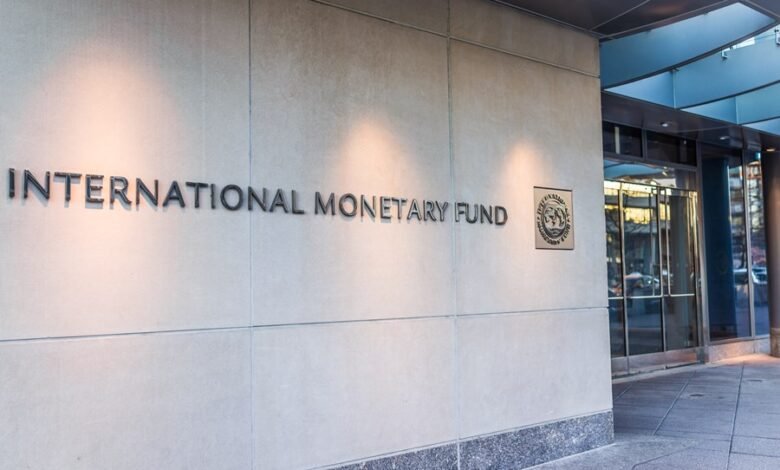 FMI vê fiscal no Brasil menos grave, mas novo salto da dívida com corrida ao Planalto
