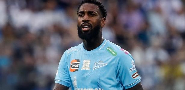 Meio-campista disputou apenas seis partidas (quatro como titular) pelo time russo