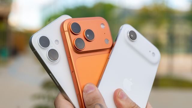 Imagem exibindo o iPhone 17, destacando a nova facilidade de reparo em casa através do programa oficial da Apple.