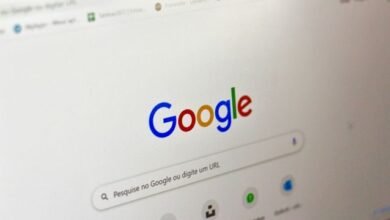 Logotipo icônico do Google, concebido pela talentosa designer brasileira, destacando as cores vibrantes e o design inovador.