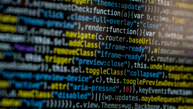 Descubra as 5 principais linguagens de programação para atuar na nuvem de dados em 2023, com foco em desenvolvimento de aplicações eficientes e escaláveis.