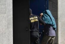 Agentes da Polícia Federal realizam a Operação Miopia no Rio de Janeiro, desmantelando uma rede de abuso infantil na dark web.