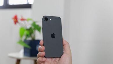 Detalhes e novidades do iPhone 17e, o modelo de entrada da Apple, destacando estratégias e inovações de design e funcionalidade.