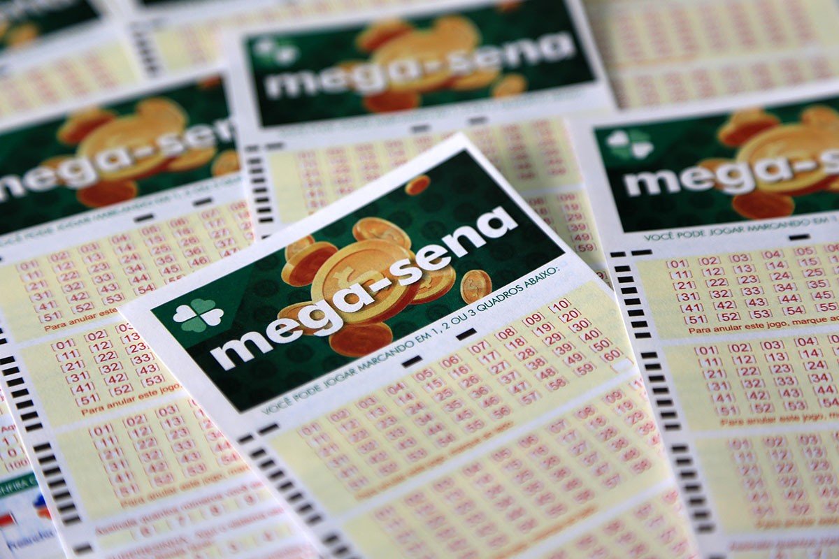 Ninguém acerta as seis dezenas da Mega-Sena 2921, e prêmio vai a R$ 7,5 milhões; veja números sorteados | Loterias
