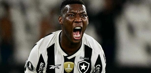Patrick de Paula comemora gol marcado pelo Botafogo contra o Carabobo na Libertadores