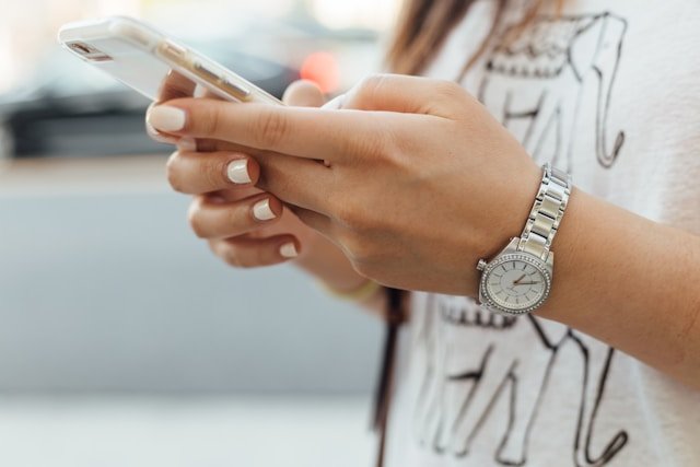 Seguros para celular estão mais personalizáveis e usam IA para agilizar indenizações