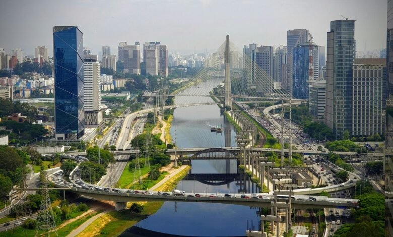 Faria Lima saturada? Alto custo leva empresas a explorar novos territórios em SP