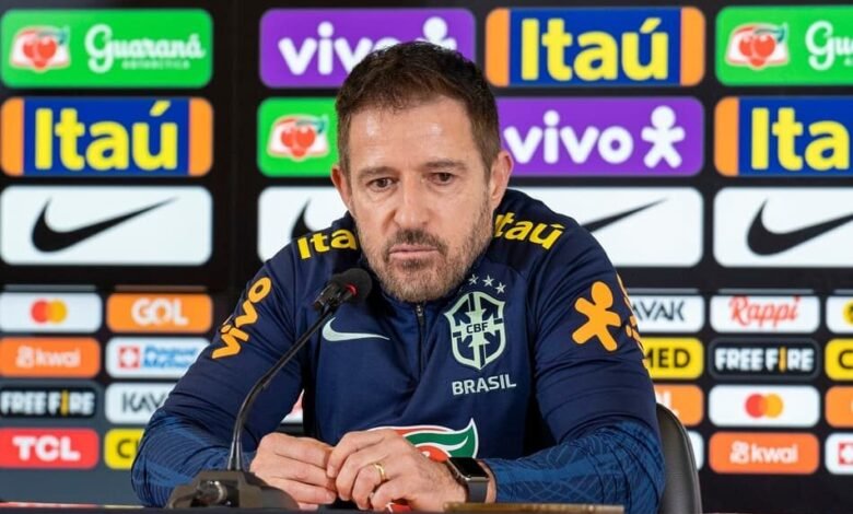 Ramon Menezes é removido do cargo de treinador da Seleção Brasileira Sub-20, destacando uma mudança significativa na equipe técnica.