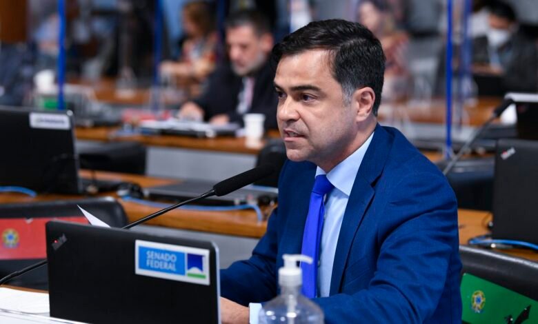Processo sobre falhas da Enel deve ser avaliado antes de pedido de renovação de concessão, diz diretor da Aneel