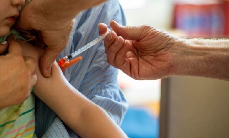 With no guidelines yet from CDC, getting a COVID shot remains confusing : Shots