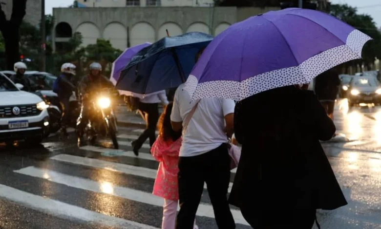 Alerta laranja de chuvas intensas: veja lista das cidades de MG que podem ser afetadas