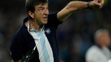 Gustavo Costas, conmovedor y entre lágrimas: "Defraudé a mi gente" :: Olé