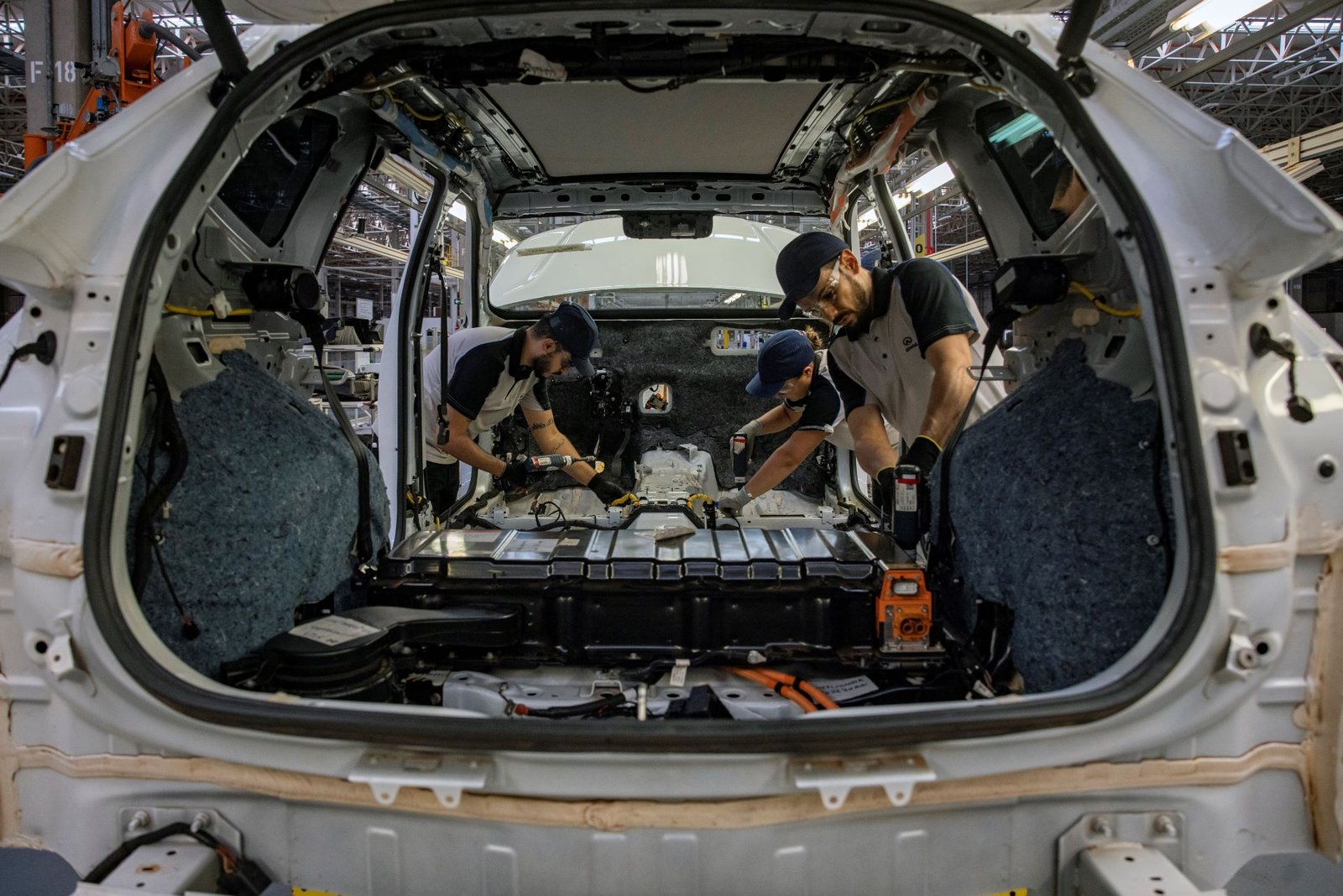 Produção industrial no Brasil cai 0,4% em setembro, diz IBGE, em linha com o esperado