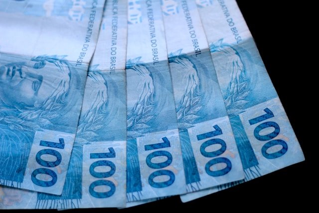 Lote extra de R$ 156,4 milhões do abono salarial será pago hoje