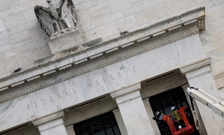 Membro do Fed diz estar ‘desconfortável’ com corte de juros sem dados de inflação