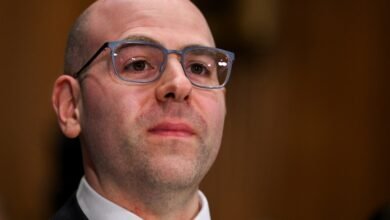 Diretor do Fed alerta para recessão e diz que pretende defender corte de 0,5 ponto