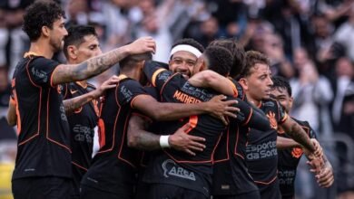 Corinthians e São Paulo melhoram as suas chances de classificação para a Libertadores, enquanto Vasco e Fluminense enfrentam dificuldades no Campeonato Brasileiro.