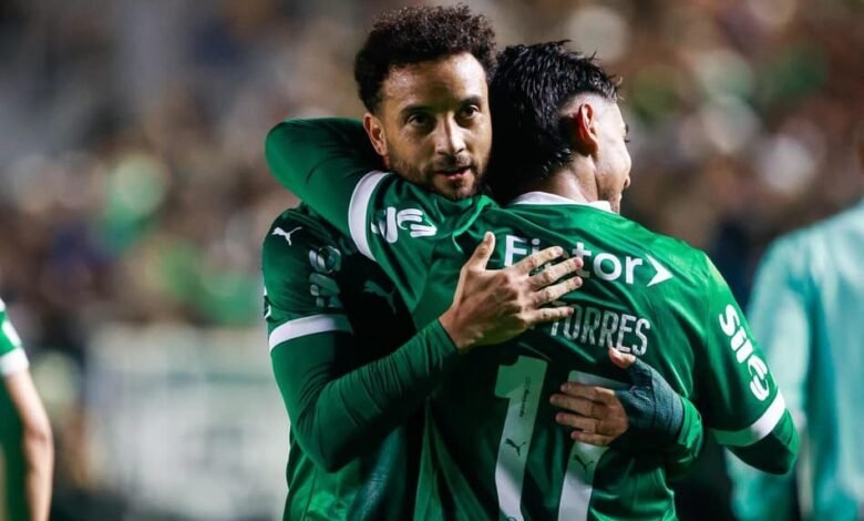 Flamengo e Palmeiras disputam intensamente a reta final do Brasileirão 2023, com novas chances de título no campeonato brasileiro de futebol.