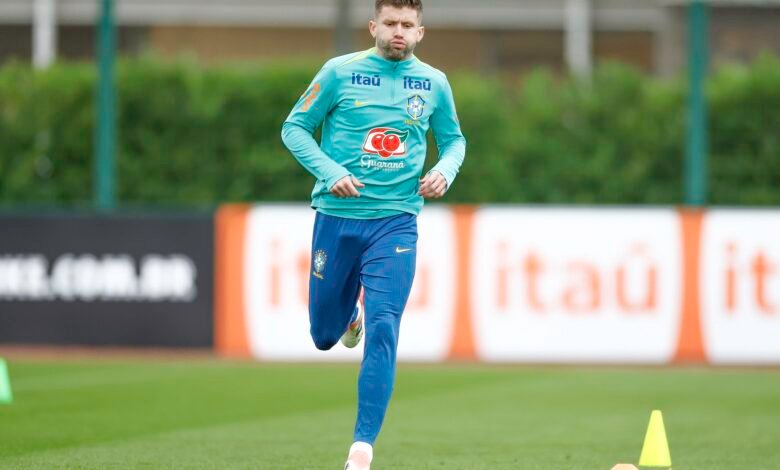 Caio Henrique vê disputa aberta na lateral da Seleção e aponta carência mundial na posição
