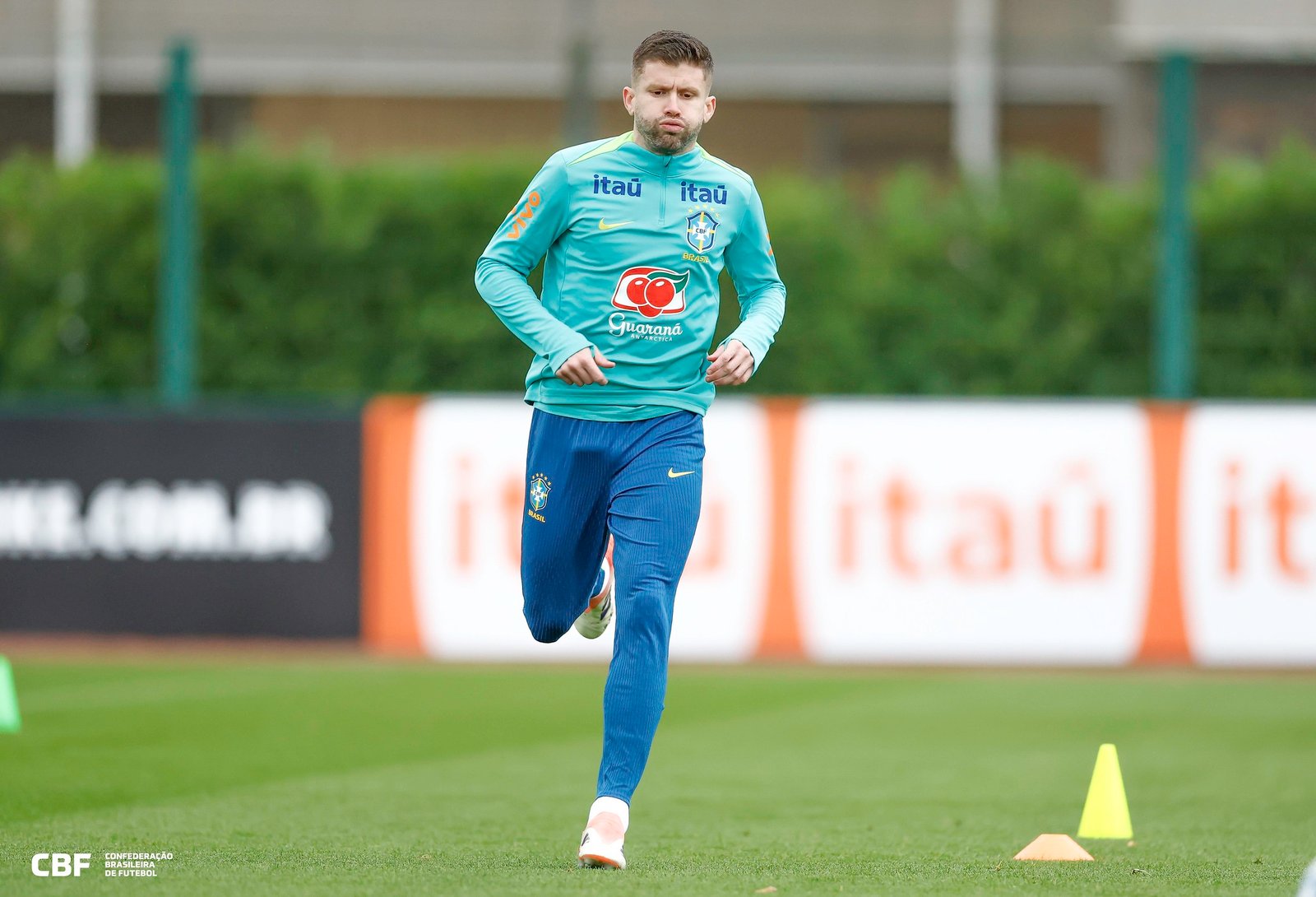 Caio Henrique vê disputa aberta na lateral da Seleção e aponta carência mundial na posição