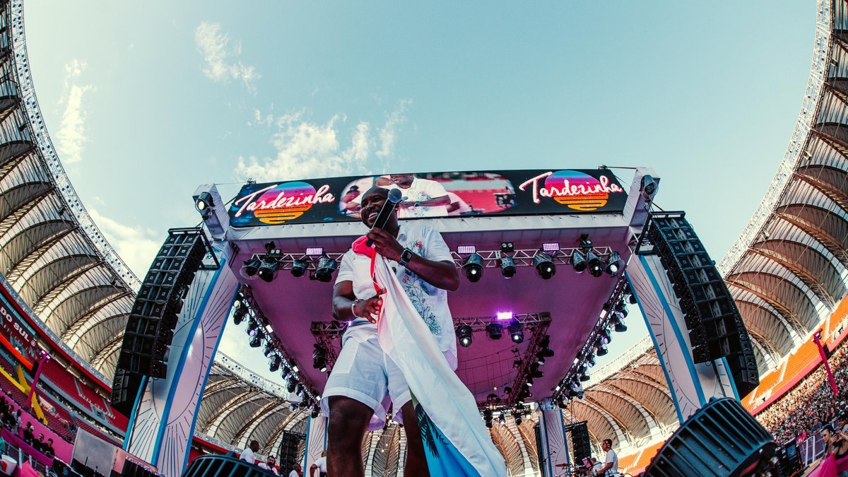 Thiaguinho apresenta sua Tardezinha em Porto Alegre: "Sempre subo no palco como se fosse a primeira vez"