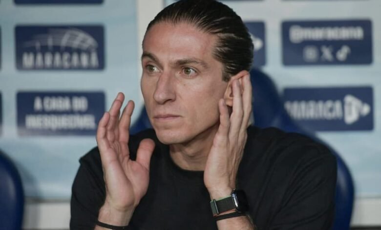 Filipe Luís enfatiza o impacto de Diego Simeone na preparação para a final da Libertadores.